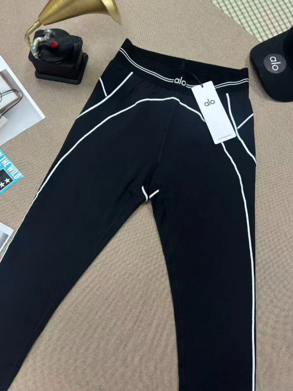 NWT ALO Yoga High Rise Leggings🎉Heart Throb Black Athleisure Size S/M